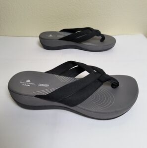 Cloudsteppers by Clarks Arla Jane 8M Black and Gray Flip Flop Sandal